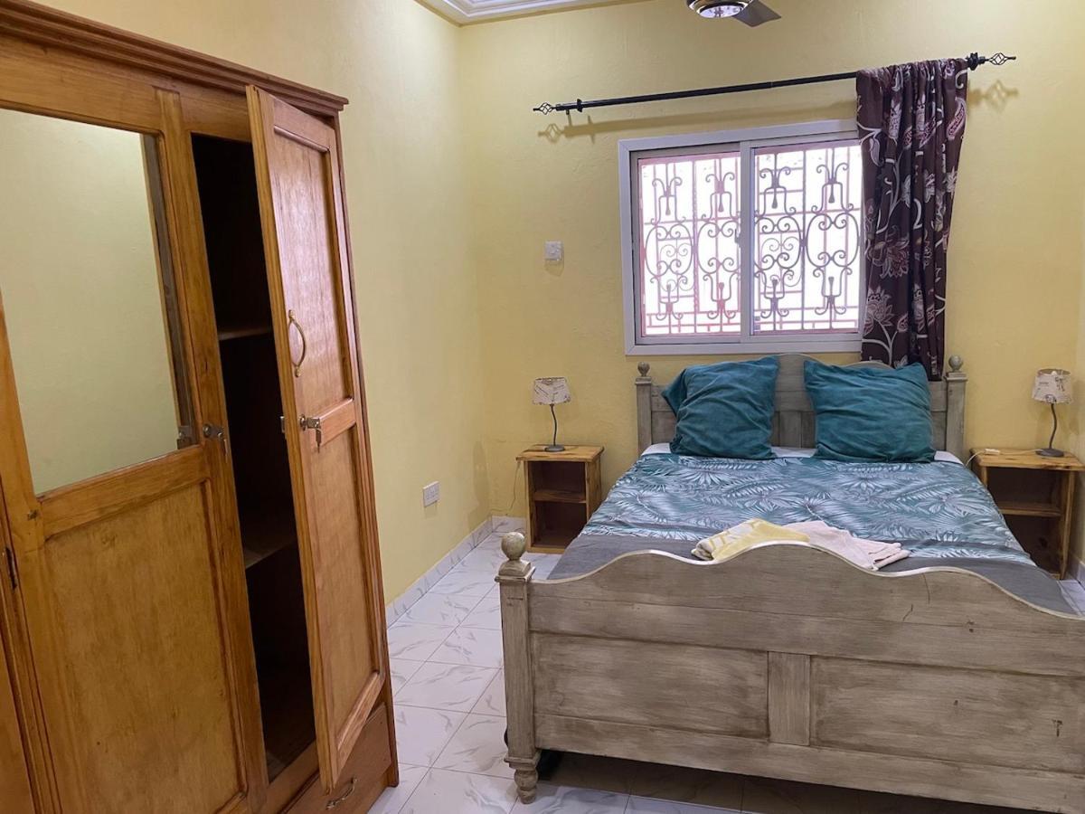 Bed and Breakfast The Compound Bijilo Exterior foto