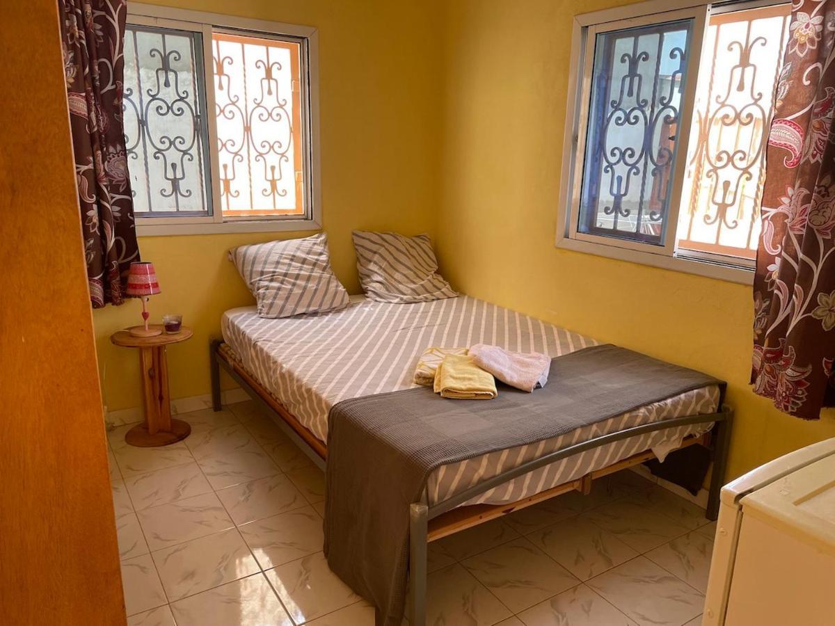 Bed and Breakfast The Compound Bijilo Exterior foto